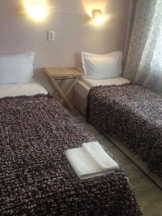 Хостел BerryFlat Краснодар Двухместный номер с 1 кроватью или 2 отдельными кроватями-5